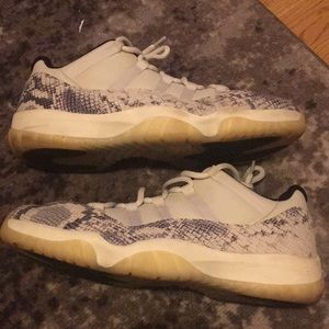 Jordan 11 low snake skin